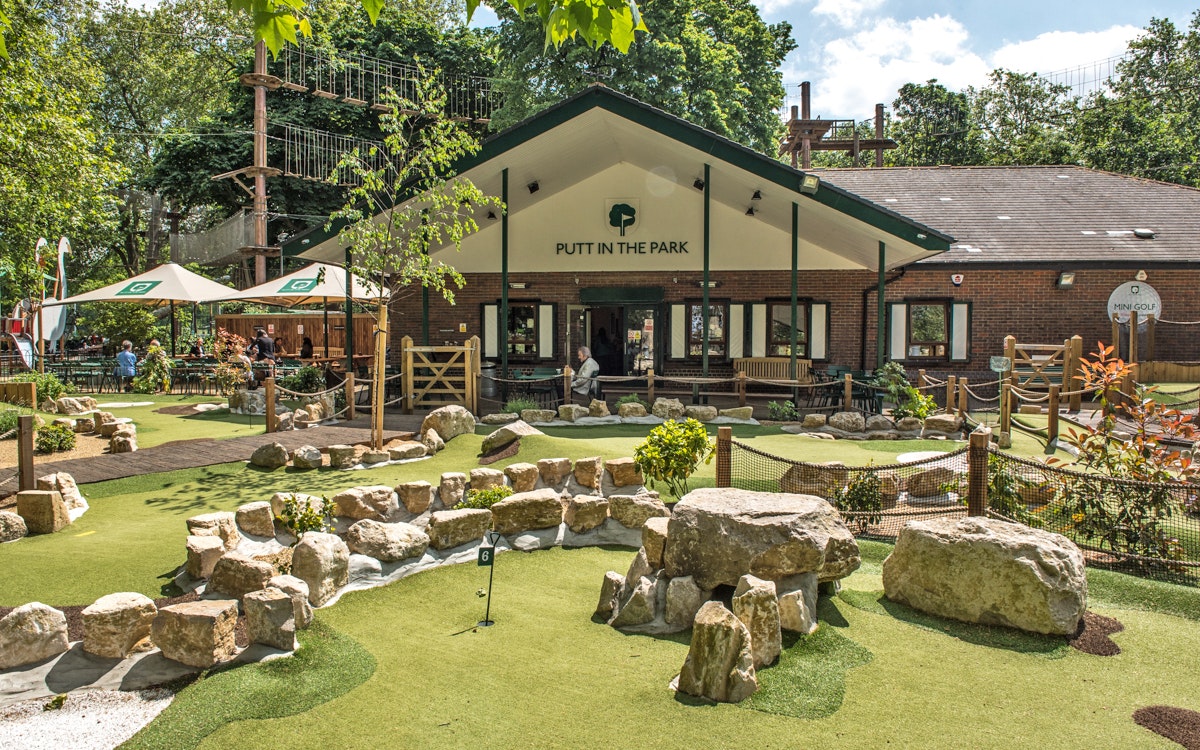 Putt in the Park outdoor mini golf course London